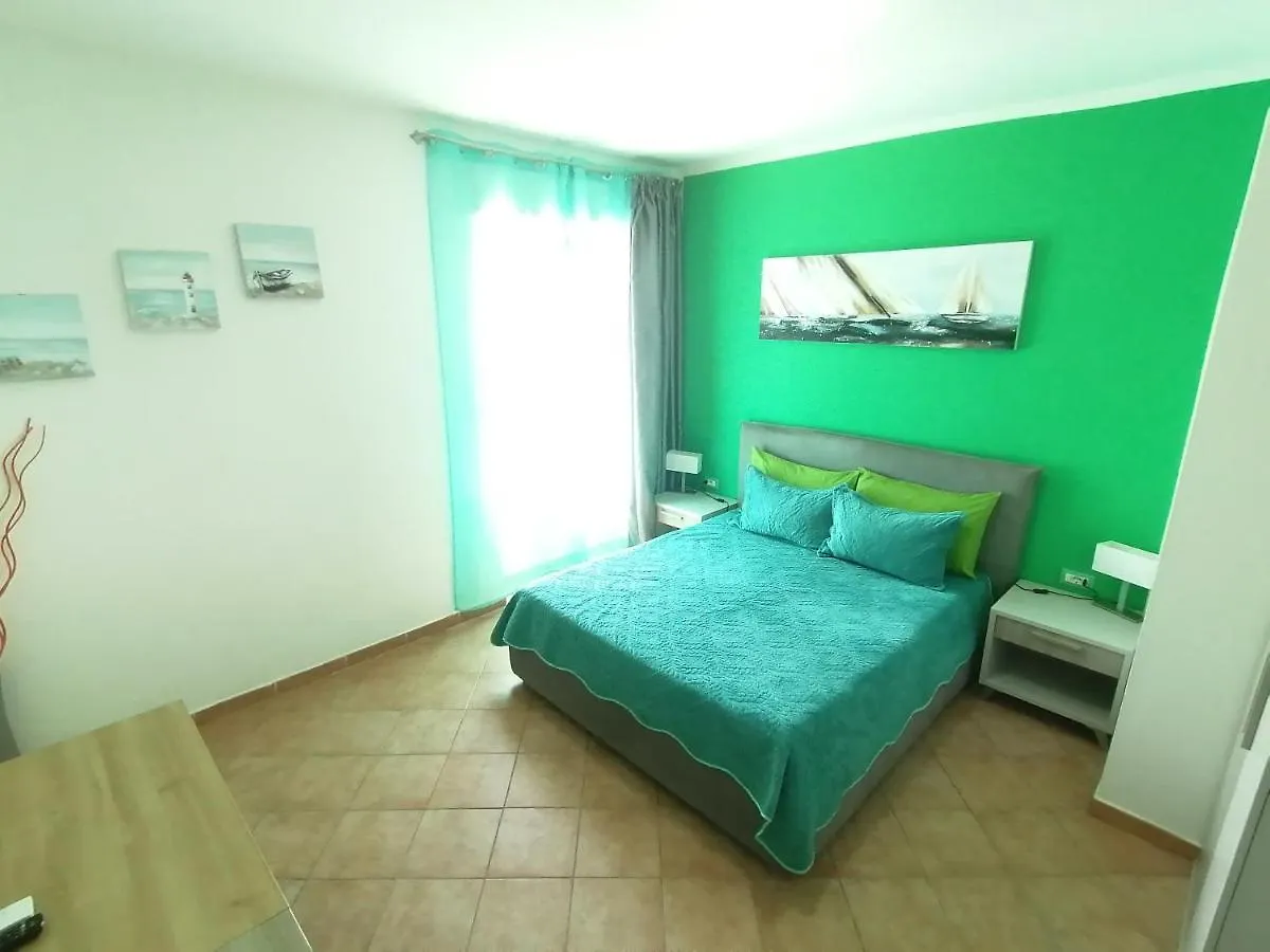 לה מדלנה B&B Il Corallo 0*, לה מדלנה איטליה