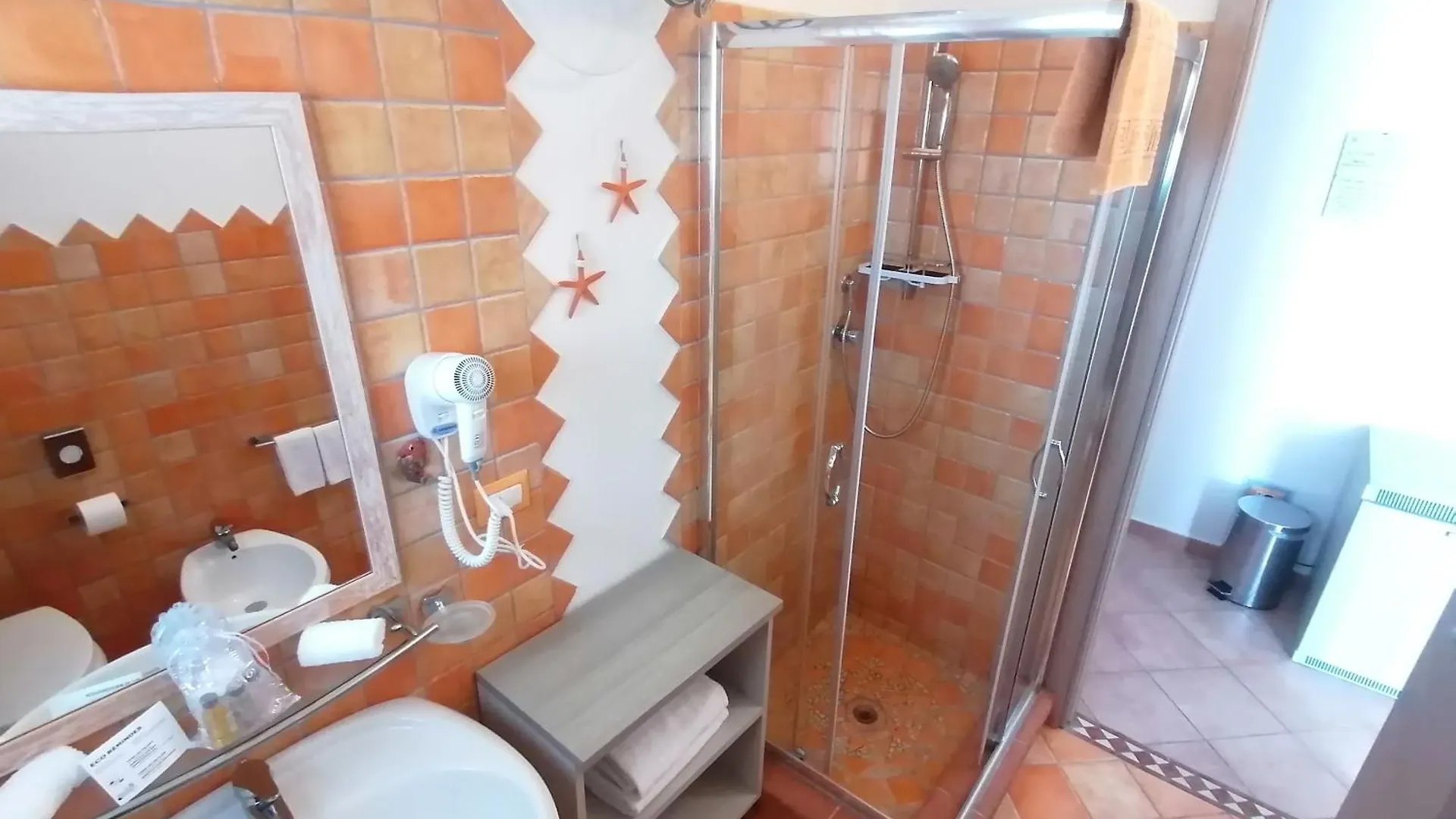 לה מדלנה B&B Il Corallo לינה וארוחת בוקר לה מדלנה
